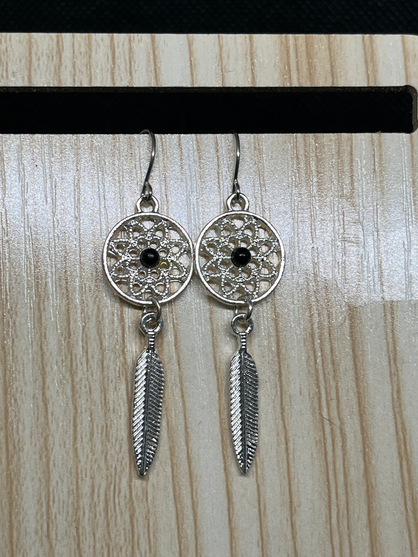 Feather earrings E501