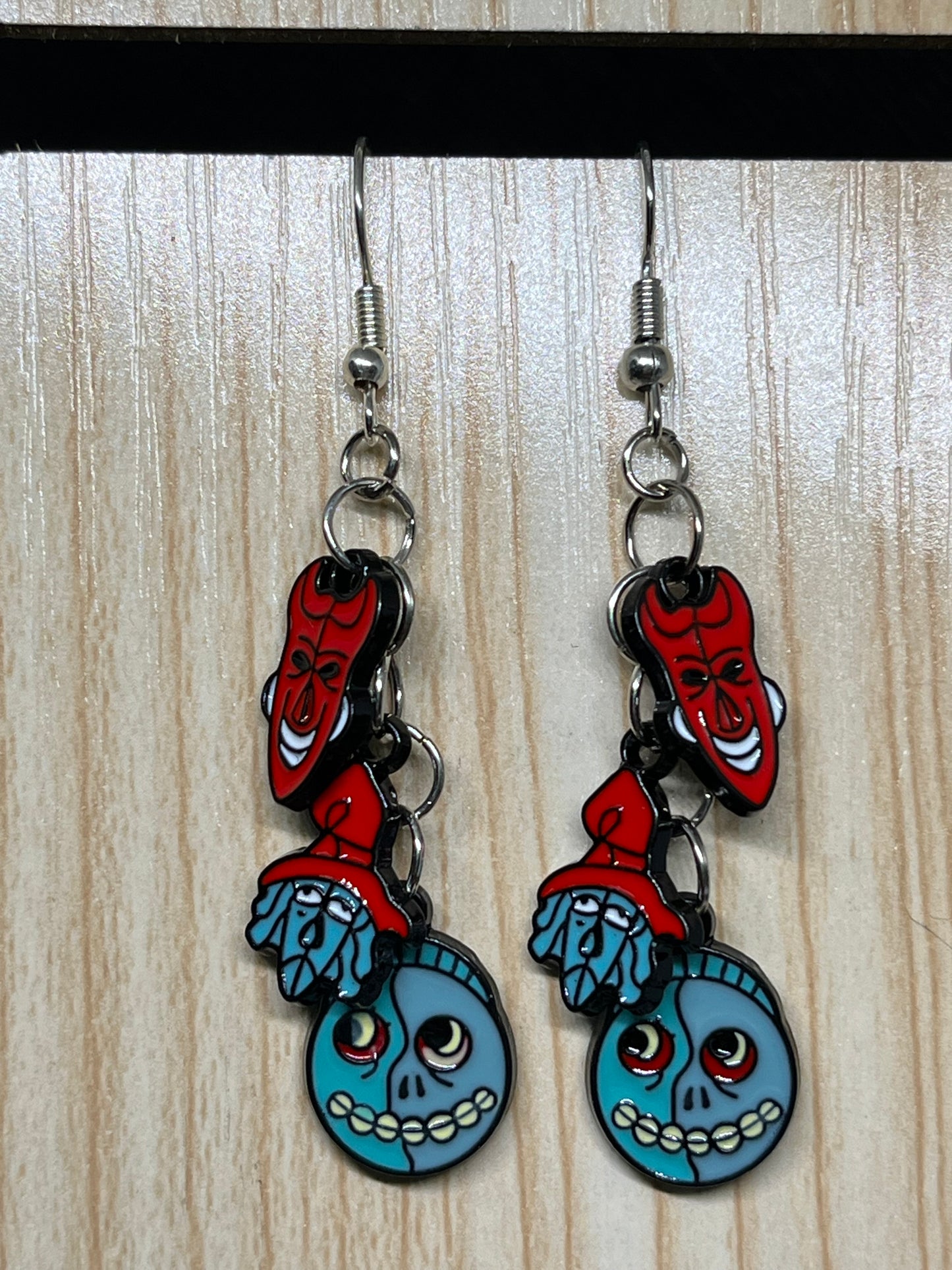 Lock, Shock and Barrel earrings H211