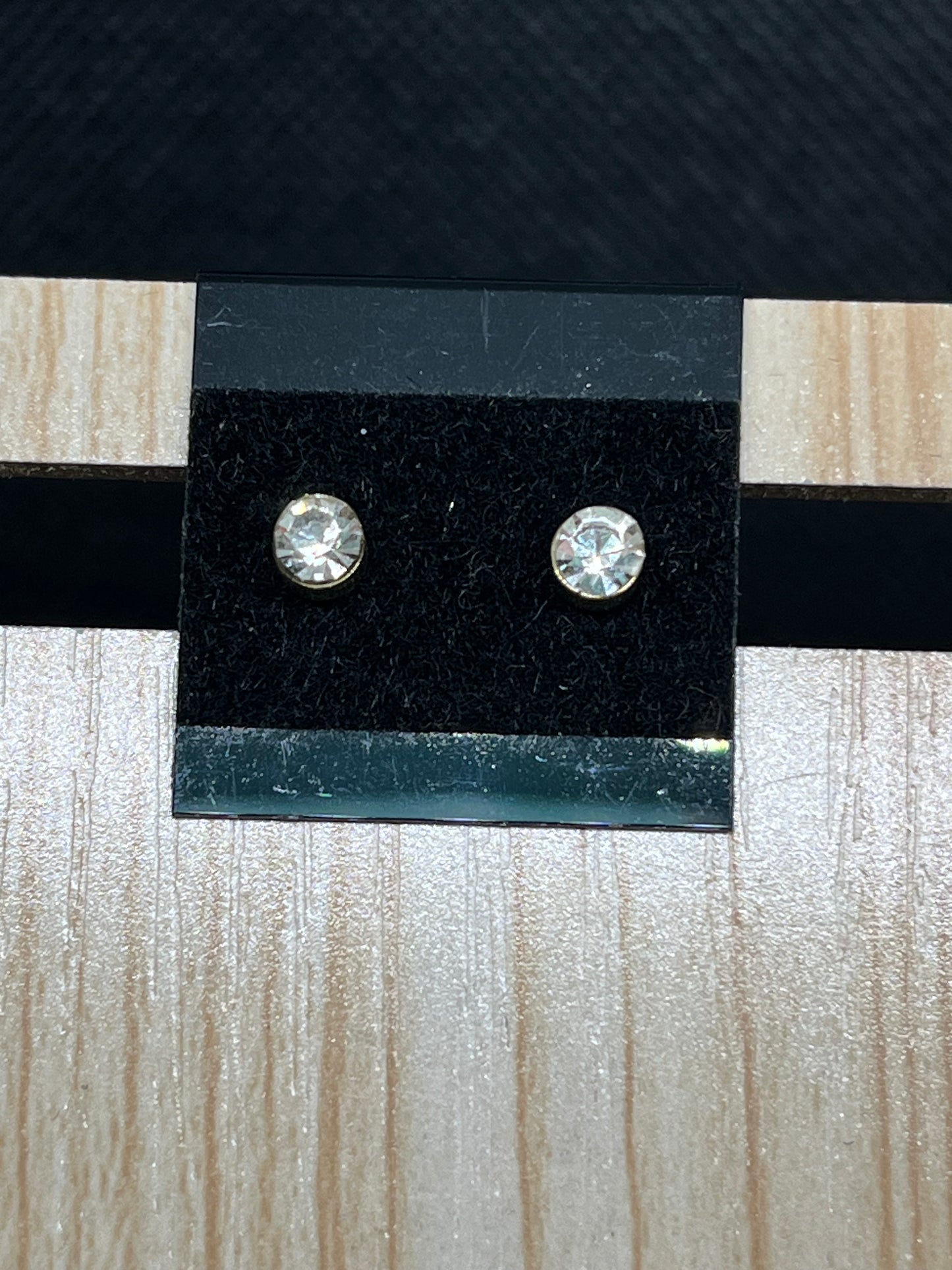 Gem stud earrings E888
