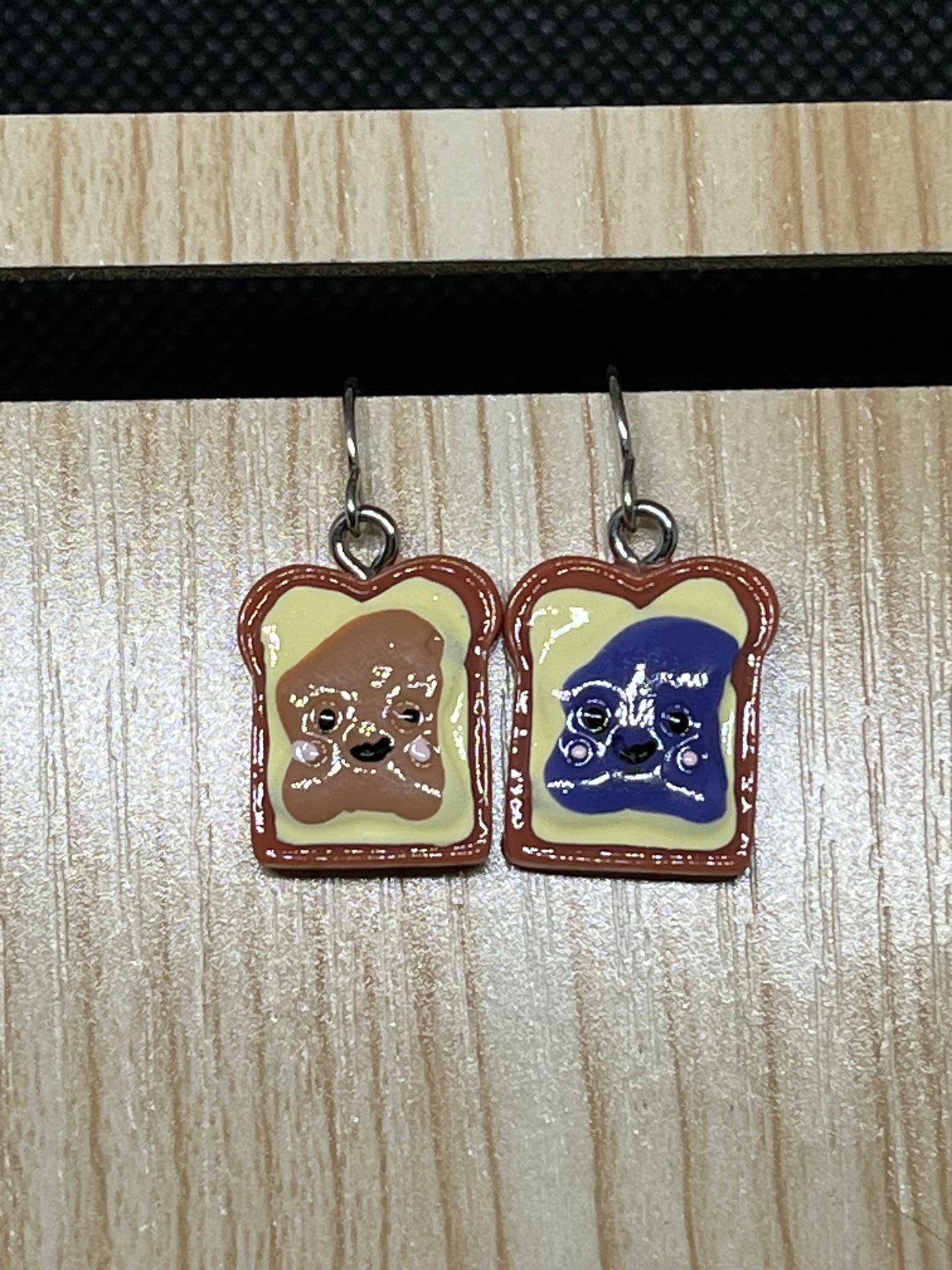 Peanut butter and jelly earrings E35