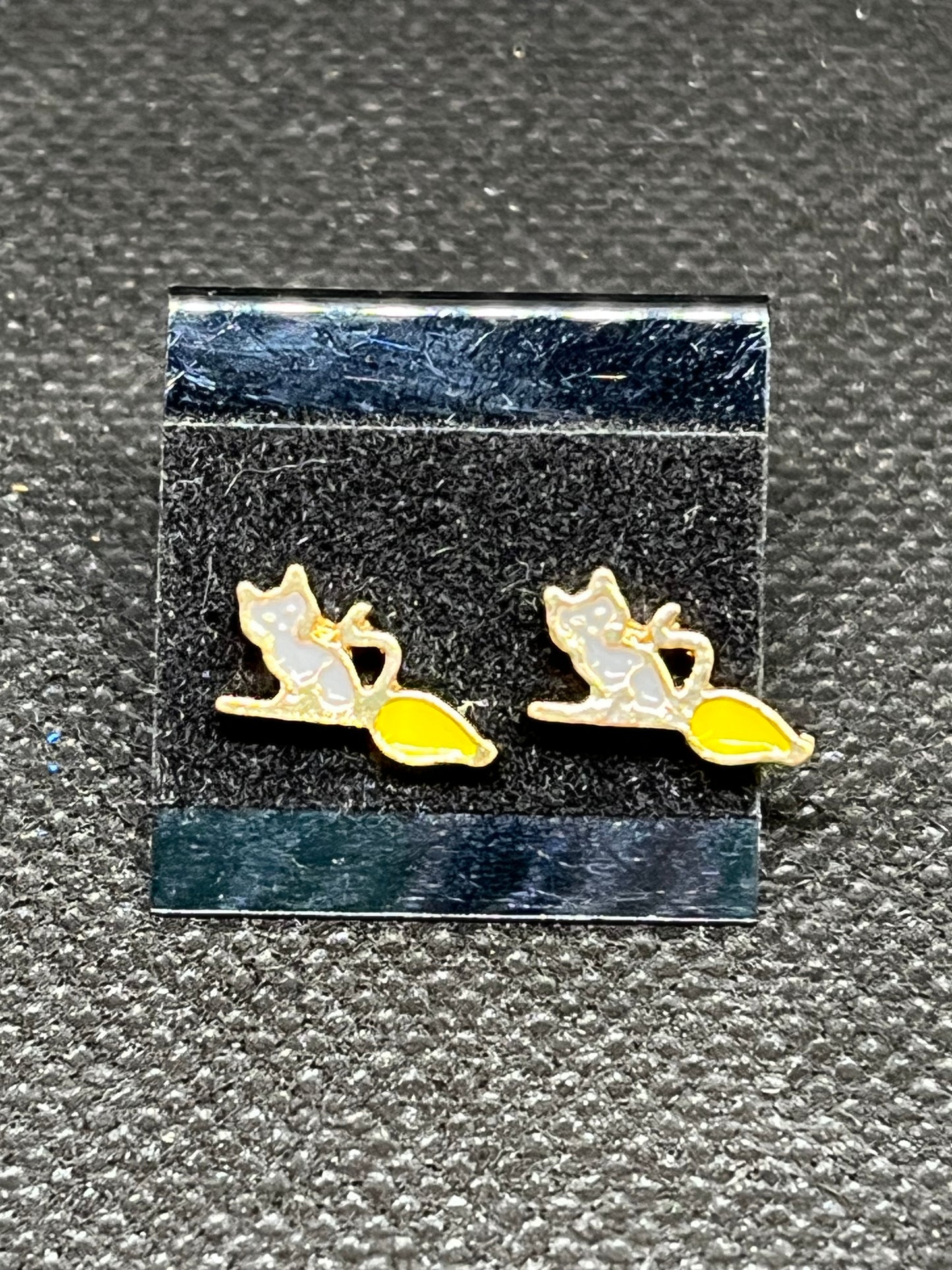 Grey cat earrings H219