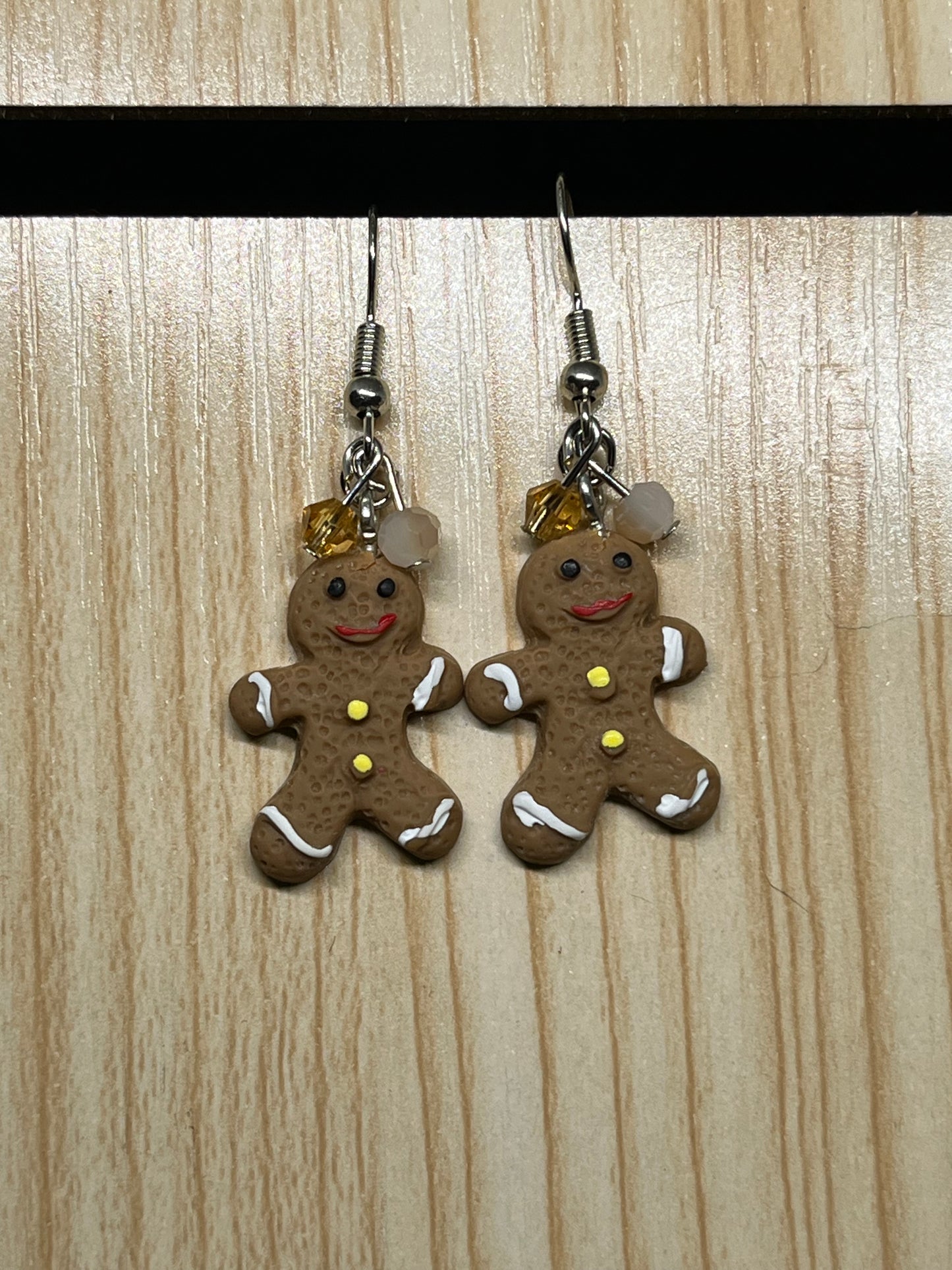 Gingerbread man earrings C74