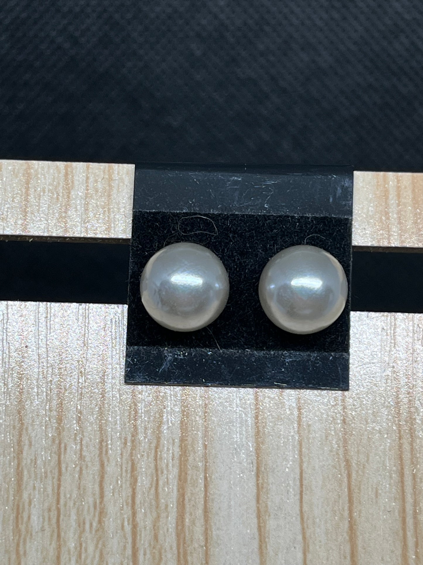 Grey pearl earrings E917