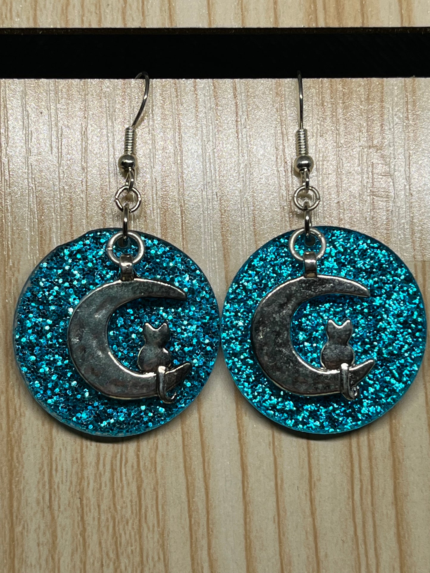 Cat earrings E613