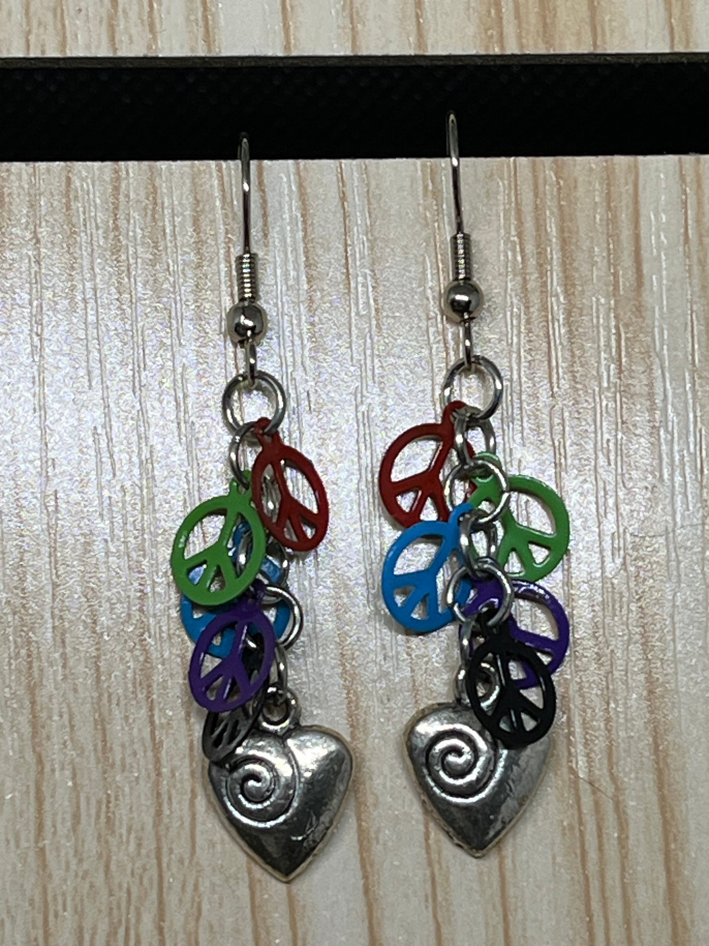 Peace sign earrings E661