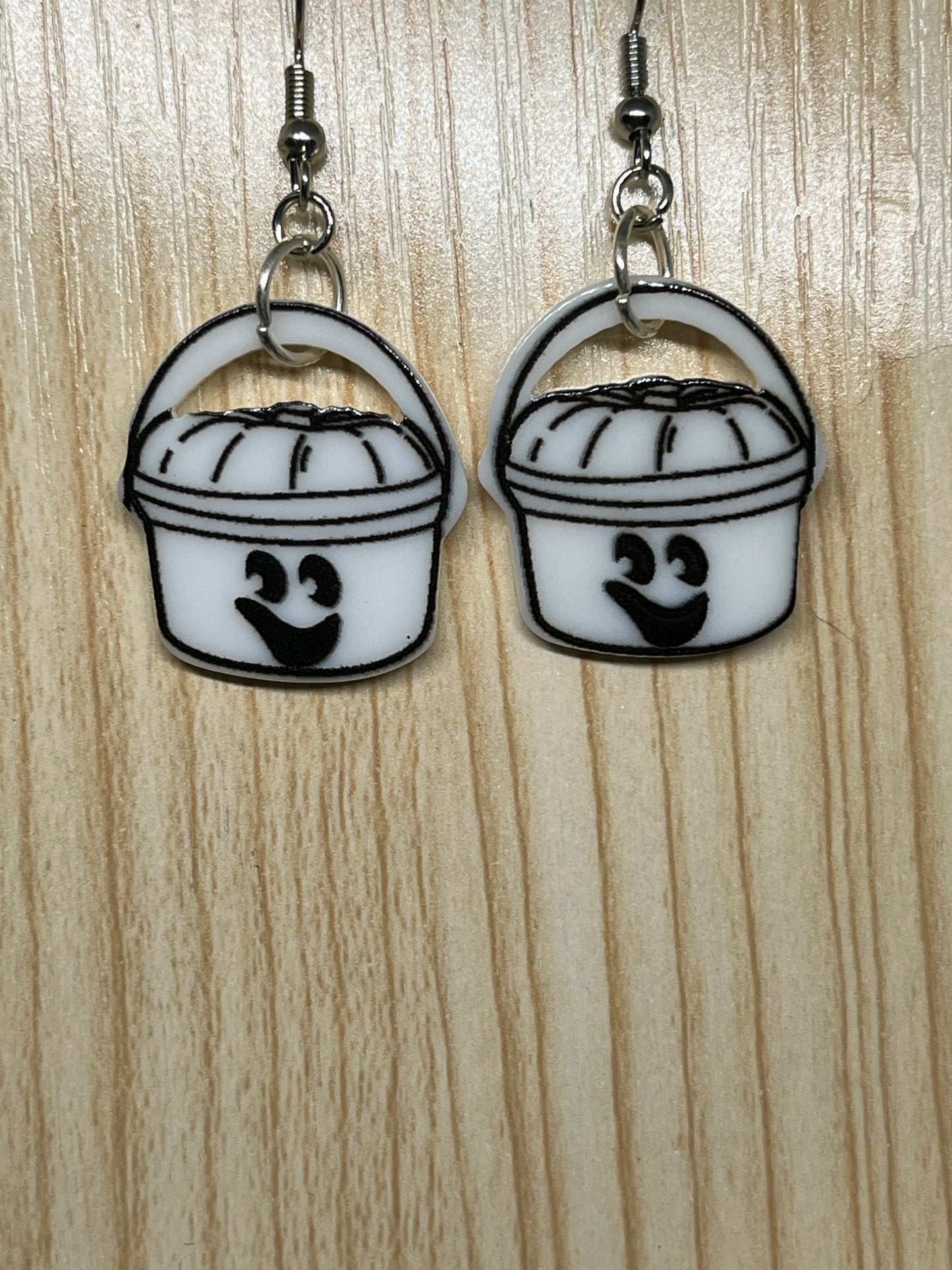 Ghost meal earrings H185