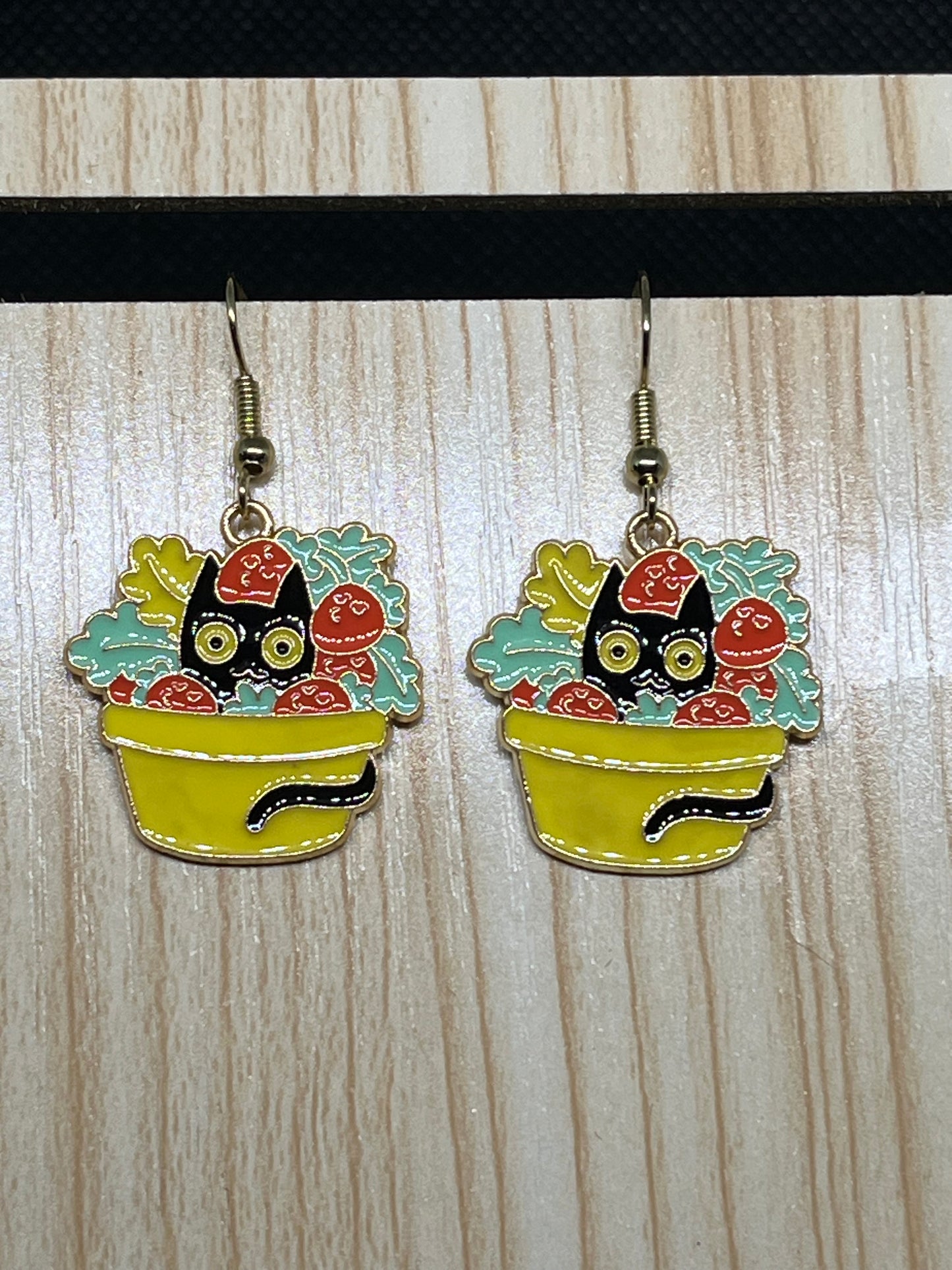 Cat earrings E389
