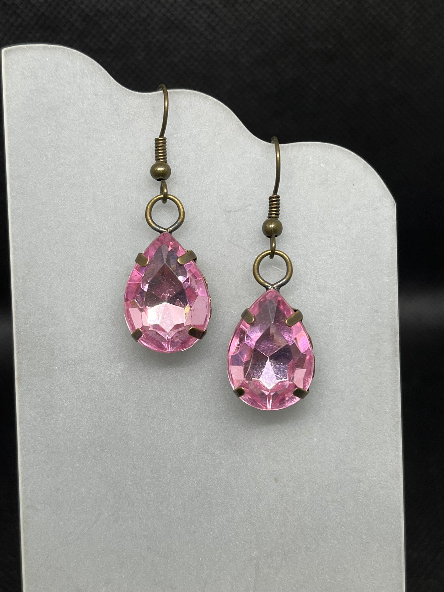 Large pink gem drop earrings E799