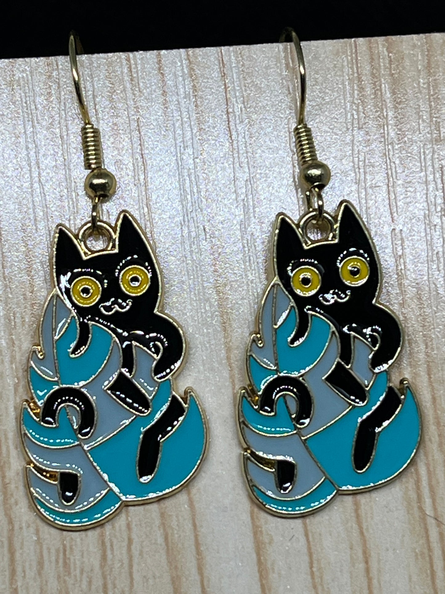 Cat earrings E384