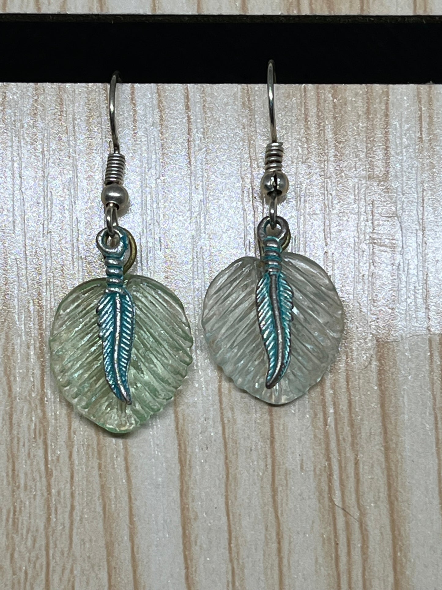 Feather earrings E483