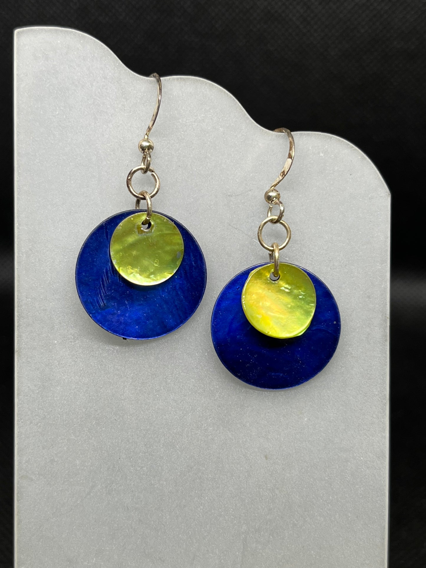 Blue and green shell earrings E828