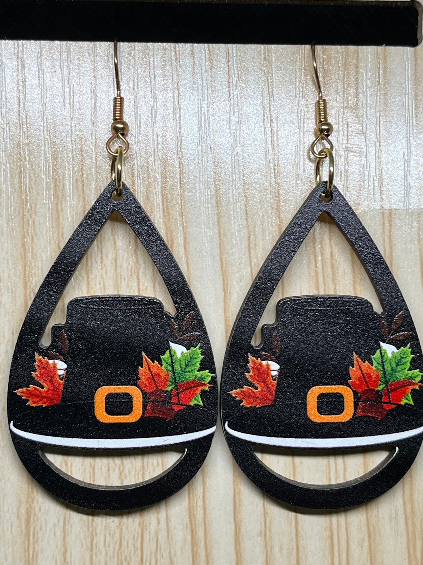 Pilgrim hat earrings TK11