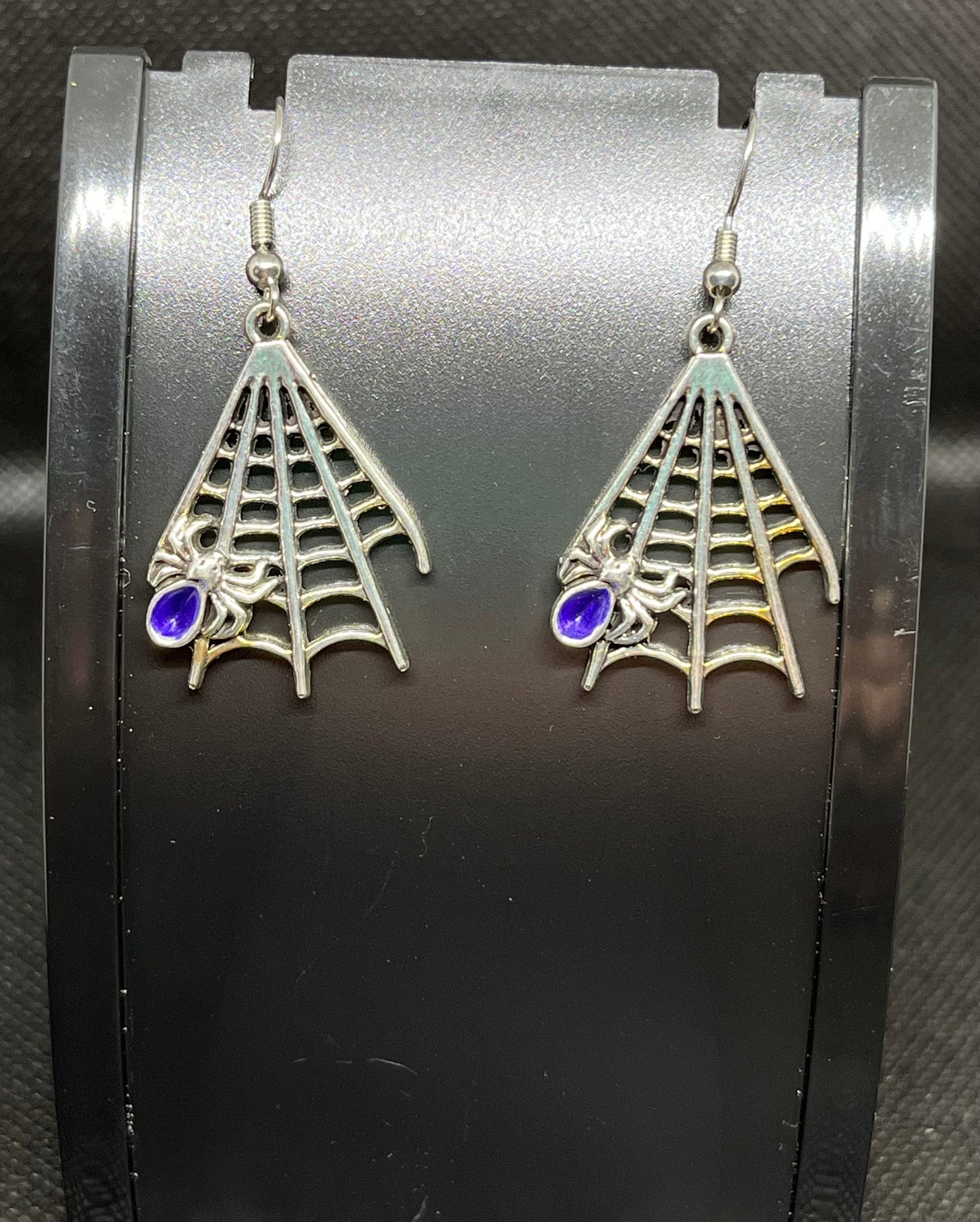 Spider in web earrings H36