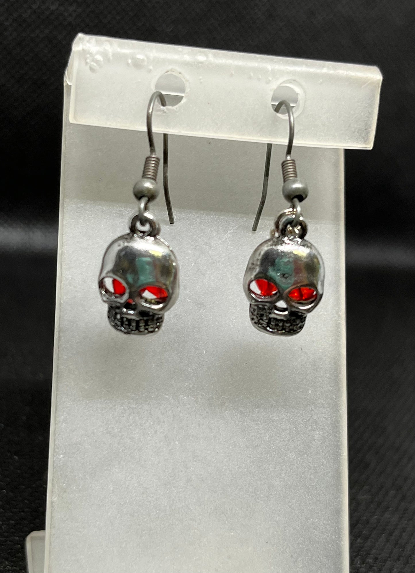 Skull earrings H70