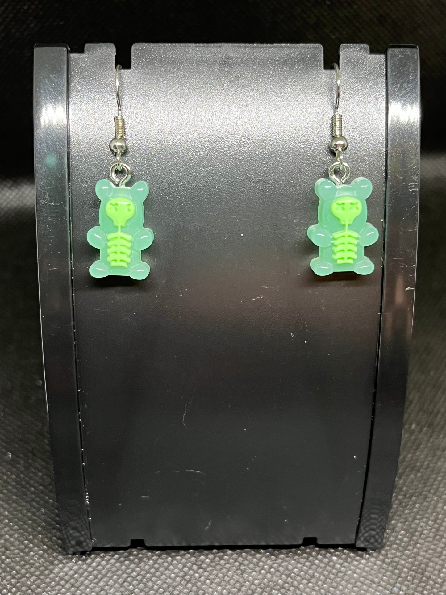 Scary bear earrings H91