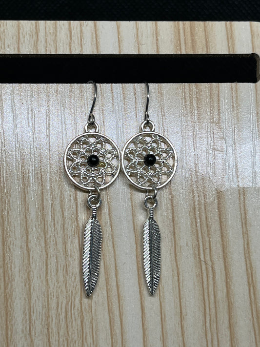Feather earrings E501