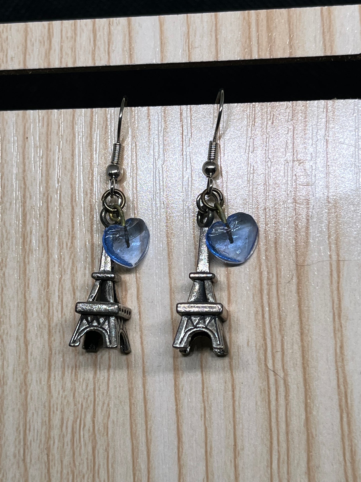 French earrings E502