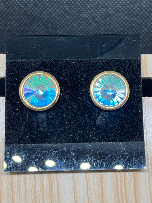 Stud earrings E716