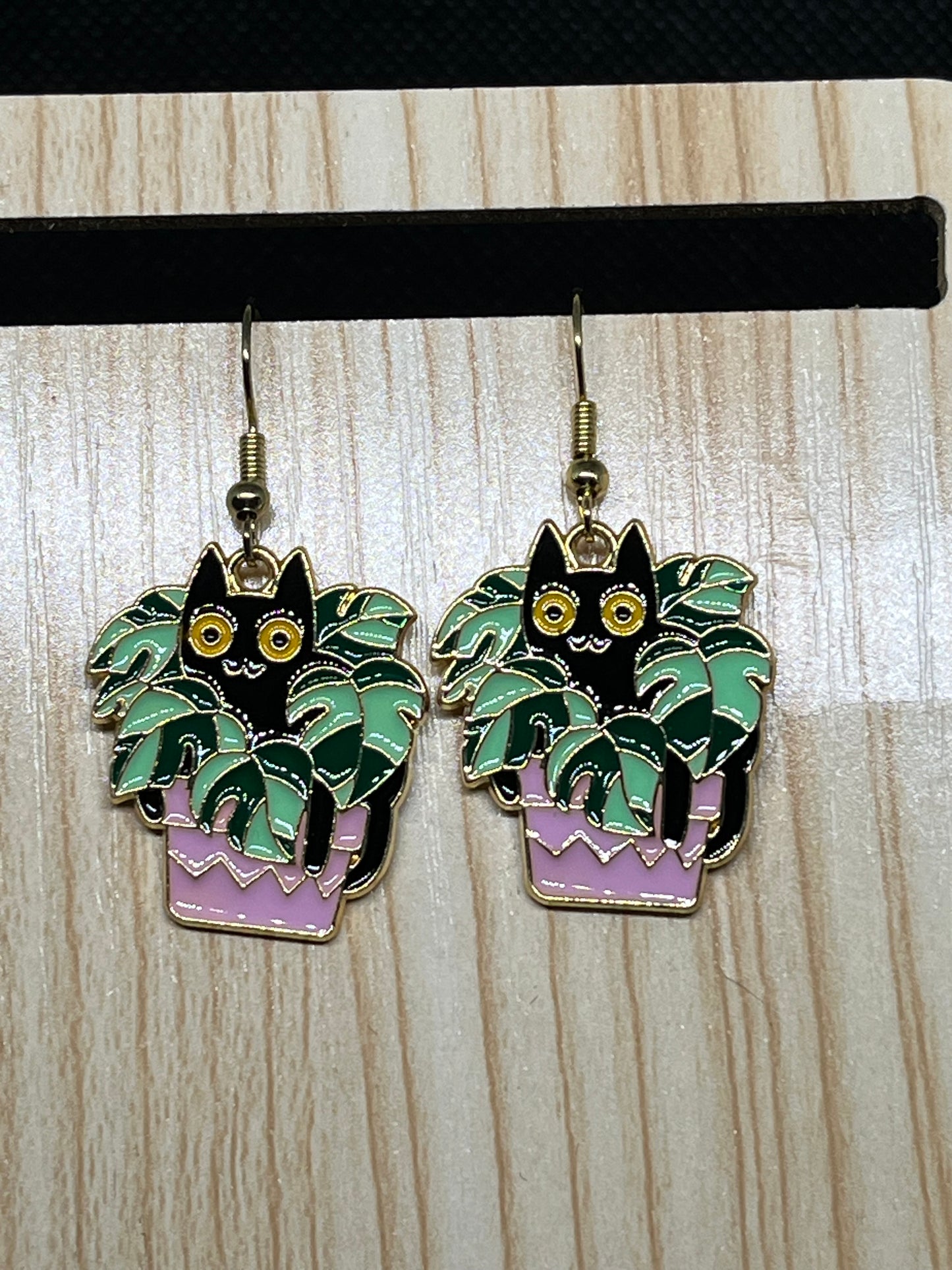 Cat earrings E391