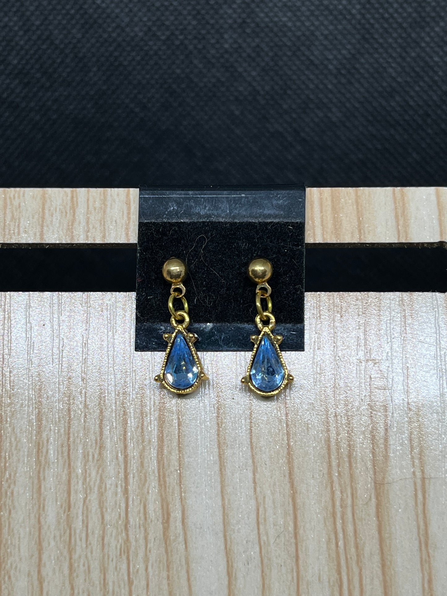 Light blue dangle stud earrings E857