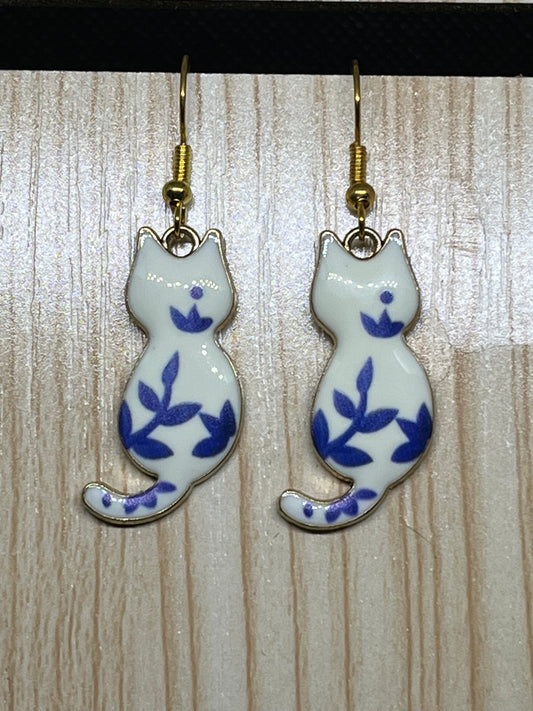 Cat earrings E364