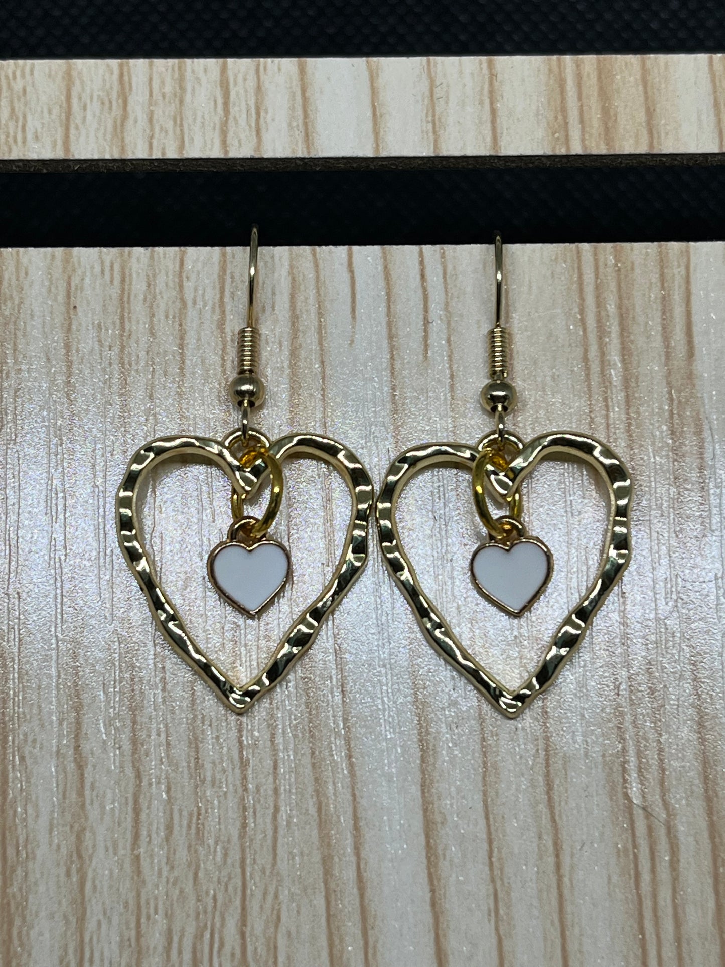 Heart earrings E572
