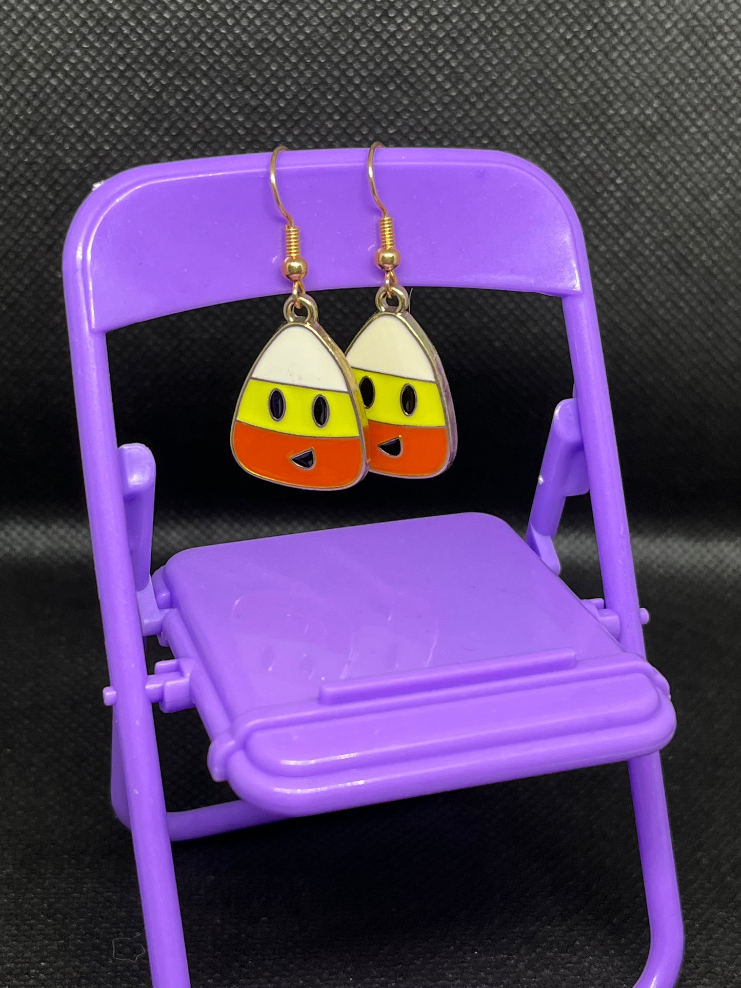 Candy corn earrings H24