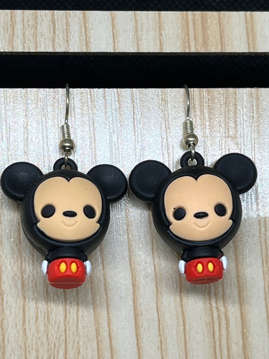 Character earrings E756