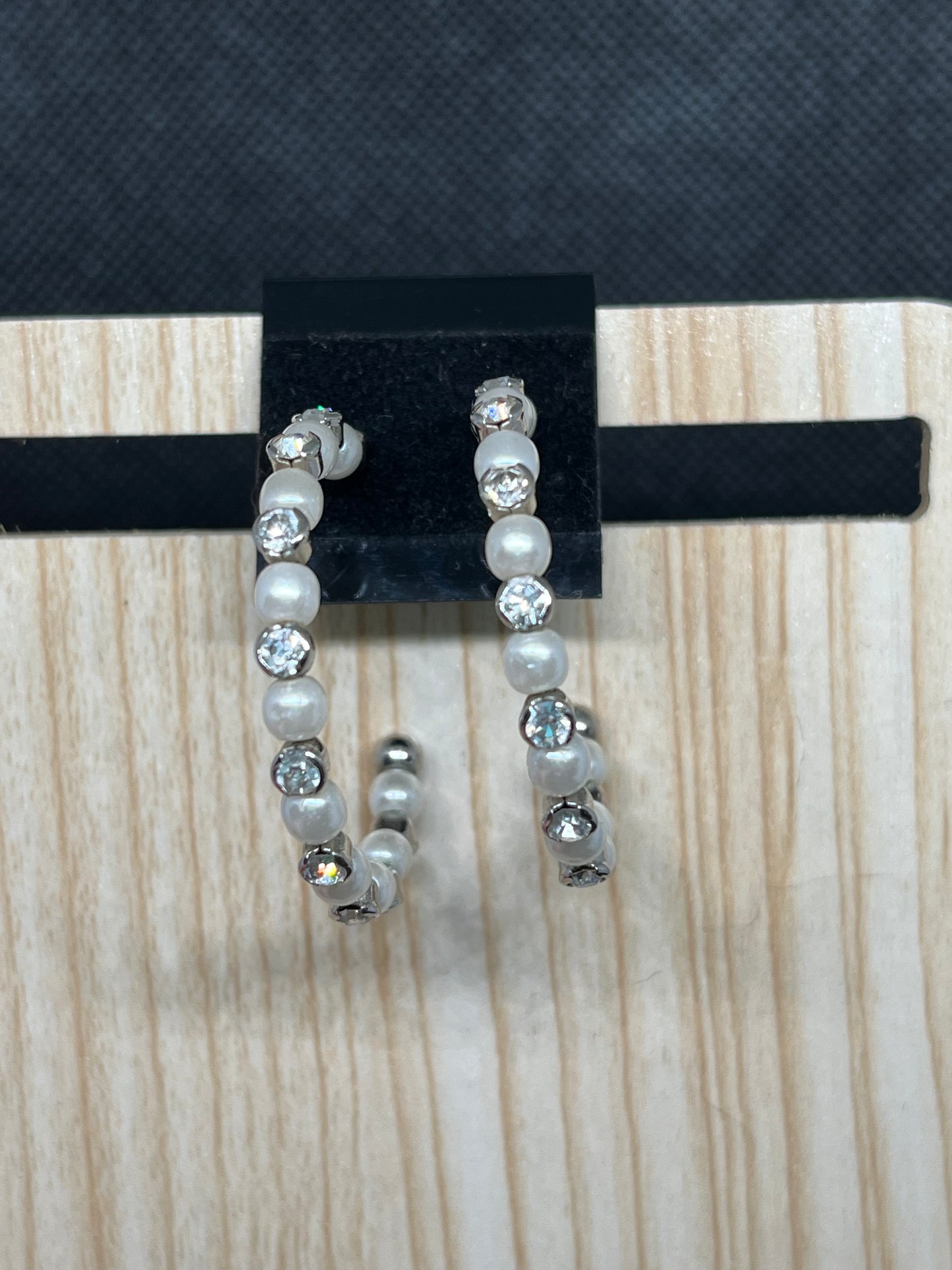 Pearl and gem hoop earrings E849
