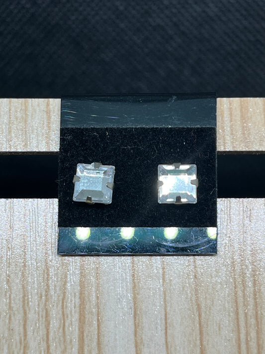 Square gem stud earrings E899