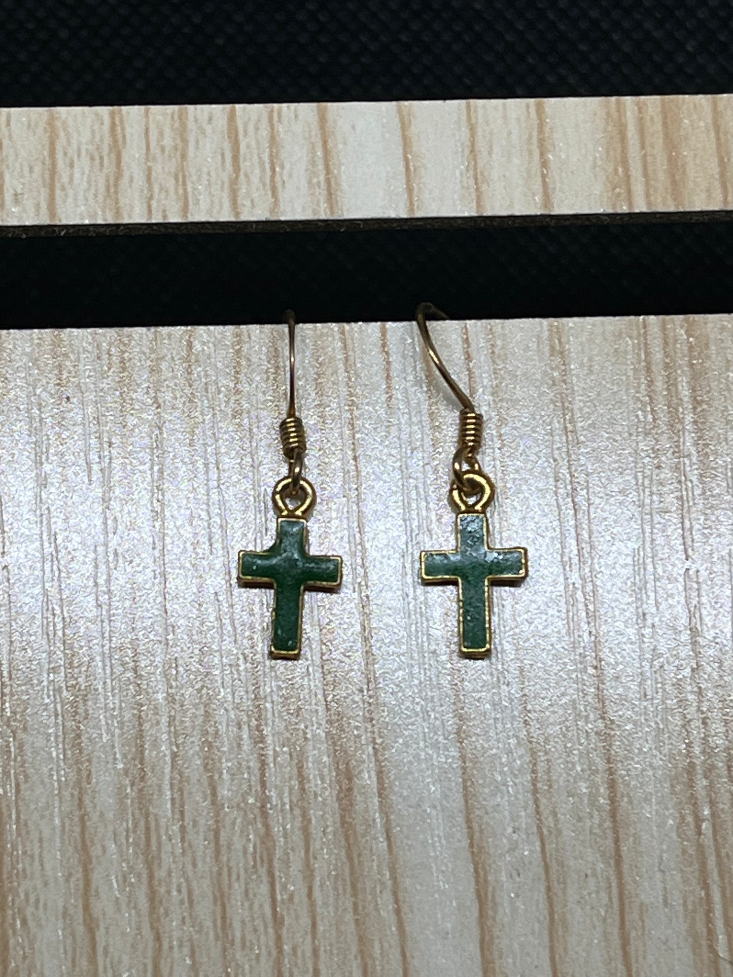Cross earrings E462