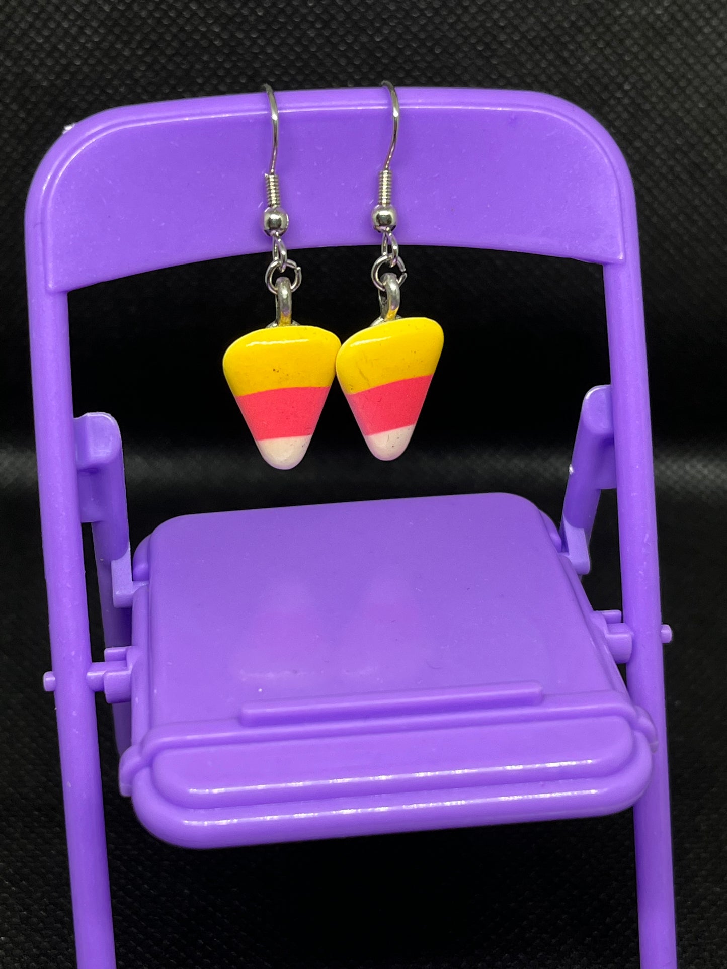 Candy corn earrings H27