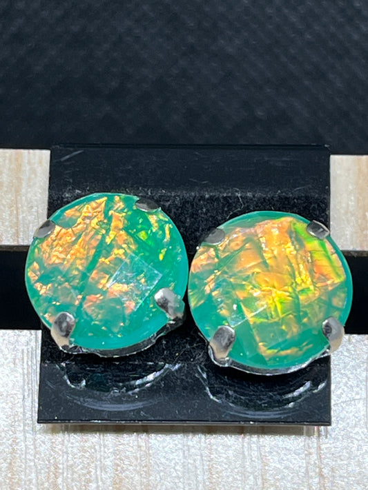 Stud earrings E717