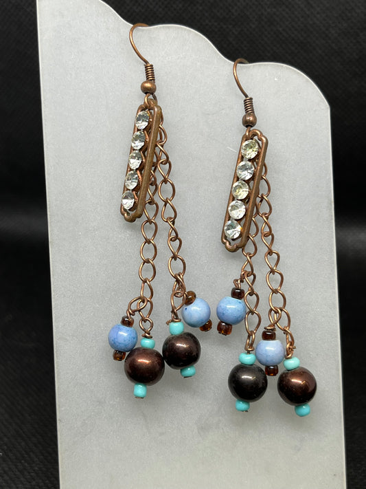 Blue and brown dangle earrings E829
