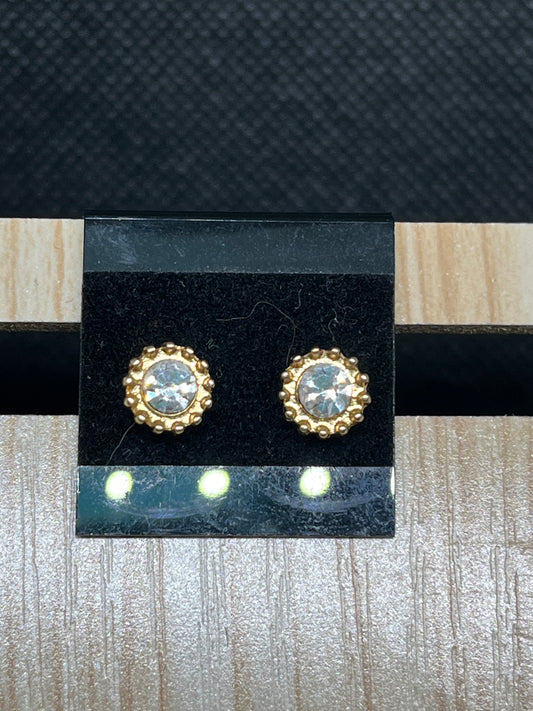Gold rimmed gem stud earrings E876