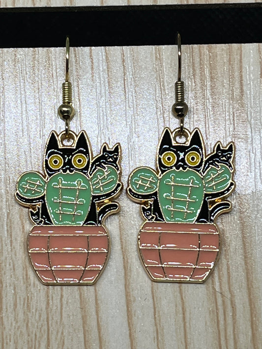 Cat earrings E385