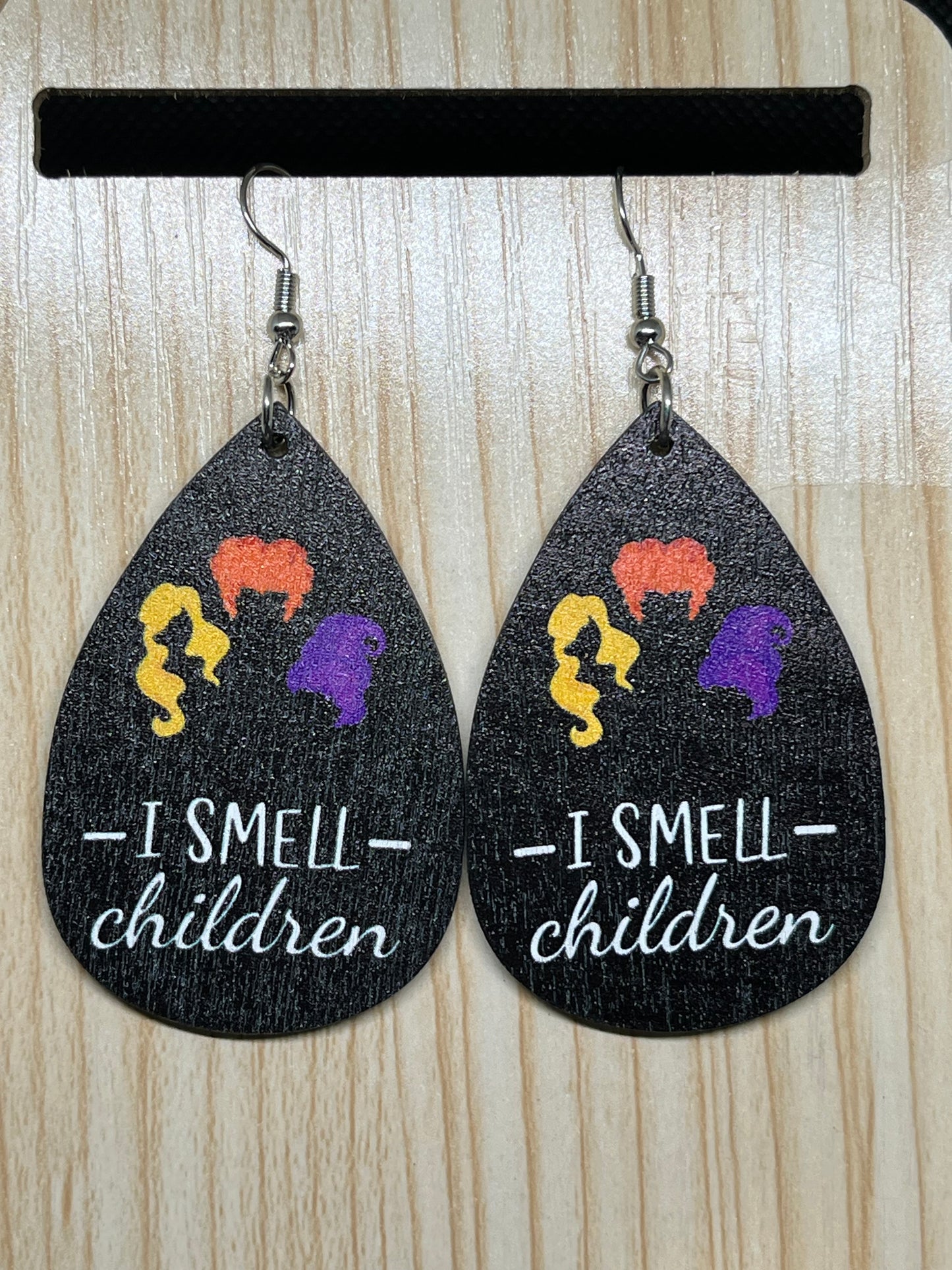 I smell children wooden earrings H164