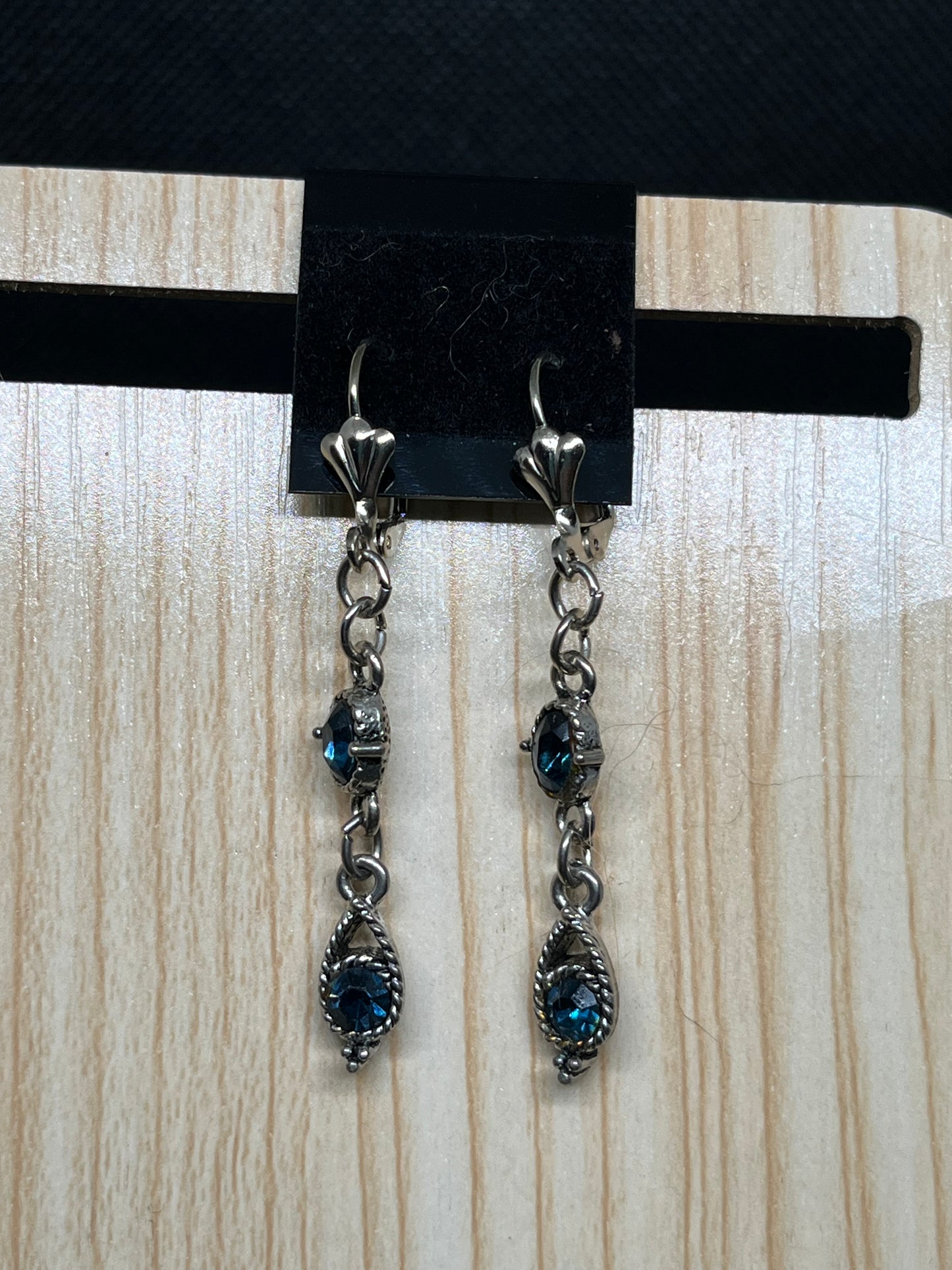 Blue dangle earrings E855