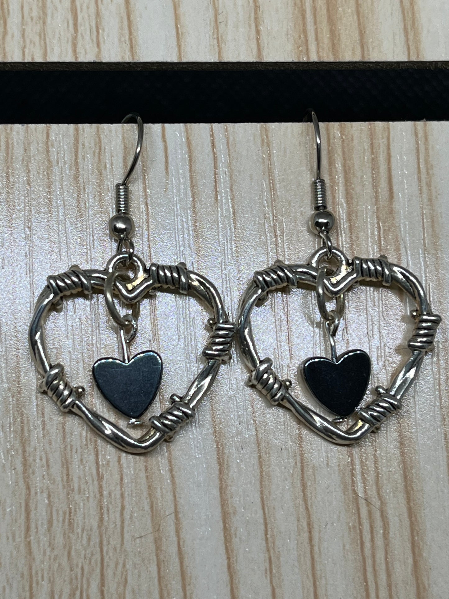 Heart earrings E584