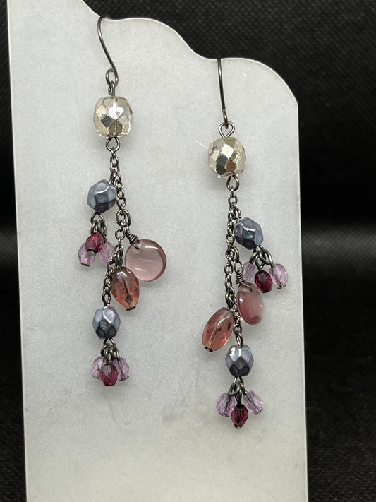 Purple dangle earrings E842