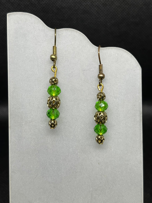Green and gold dangle earrings E813