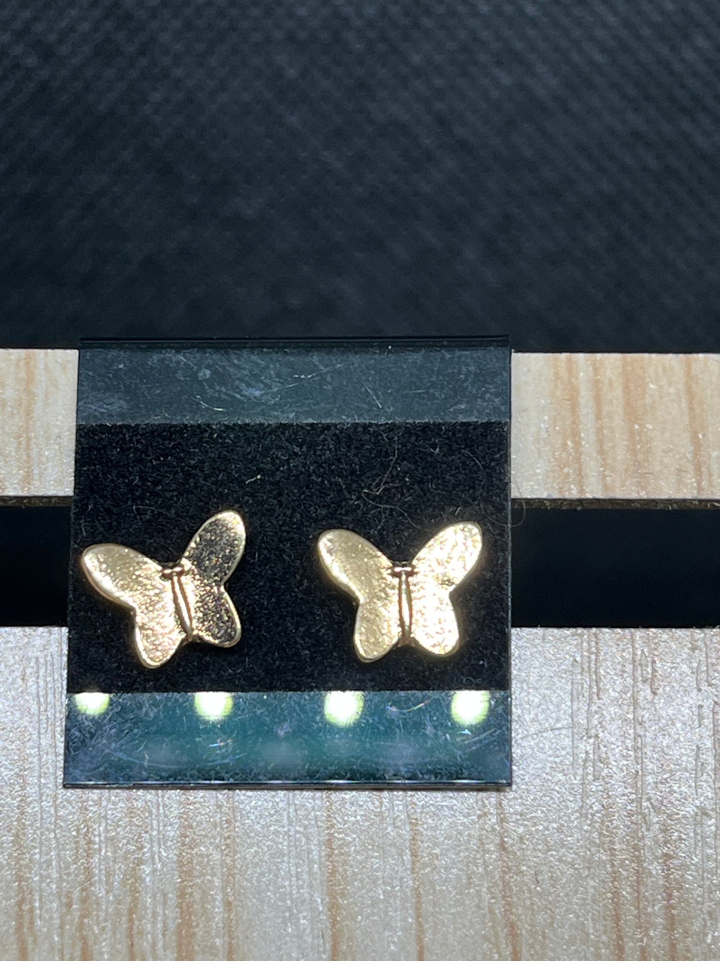 Butterfly stud earrings E884