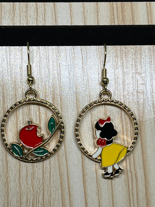 Character earrings E753