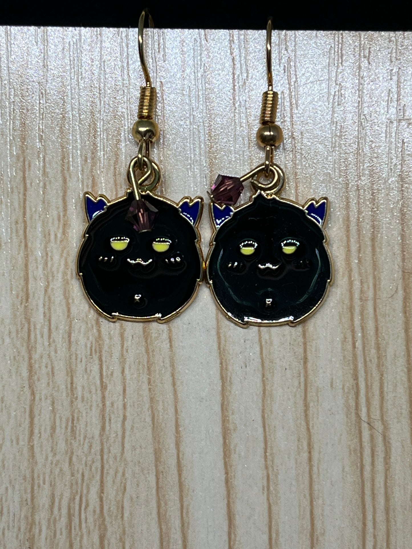 Black fluffy cat earrings H198