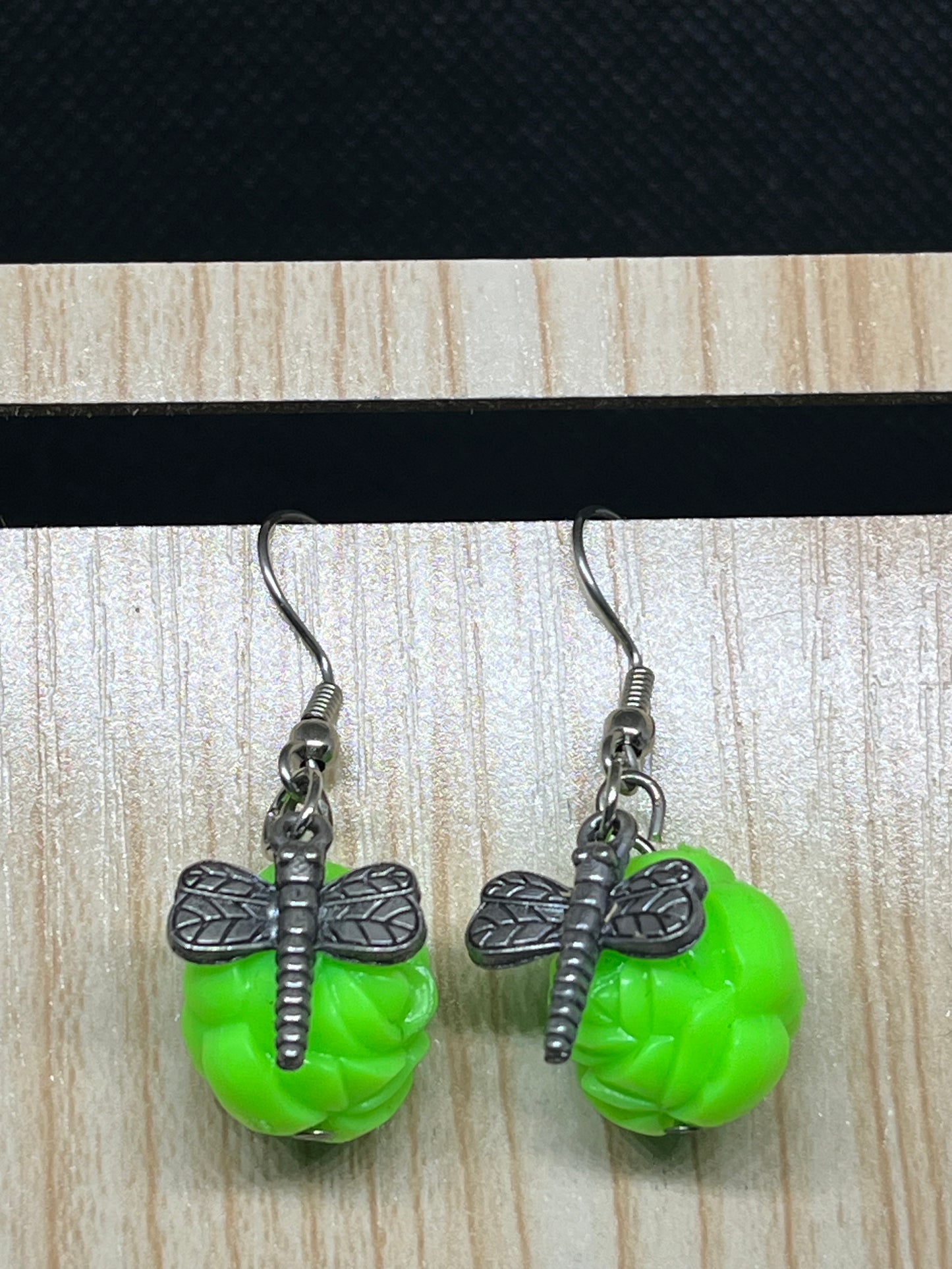 Dragonfly earrings E287