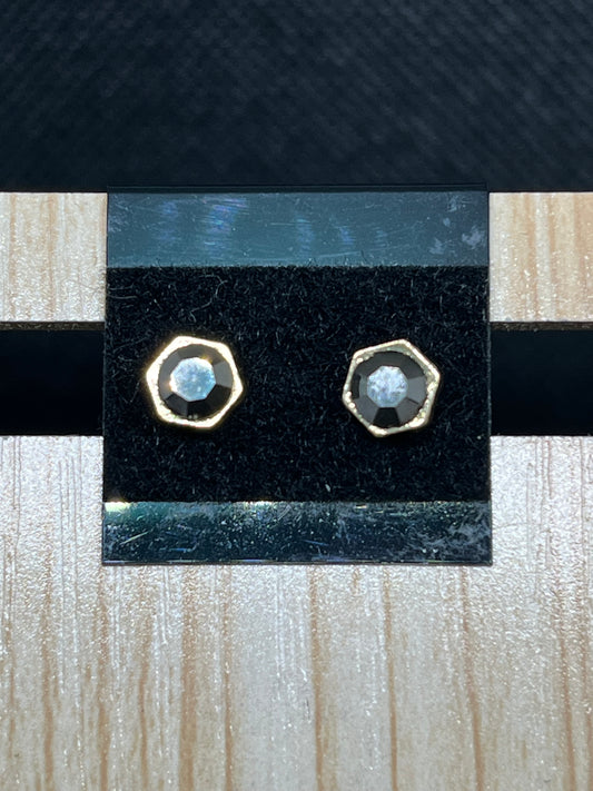 Black gem stud earrings E887