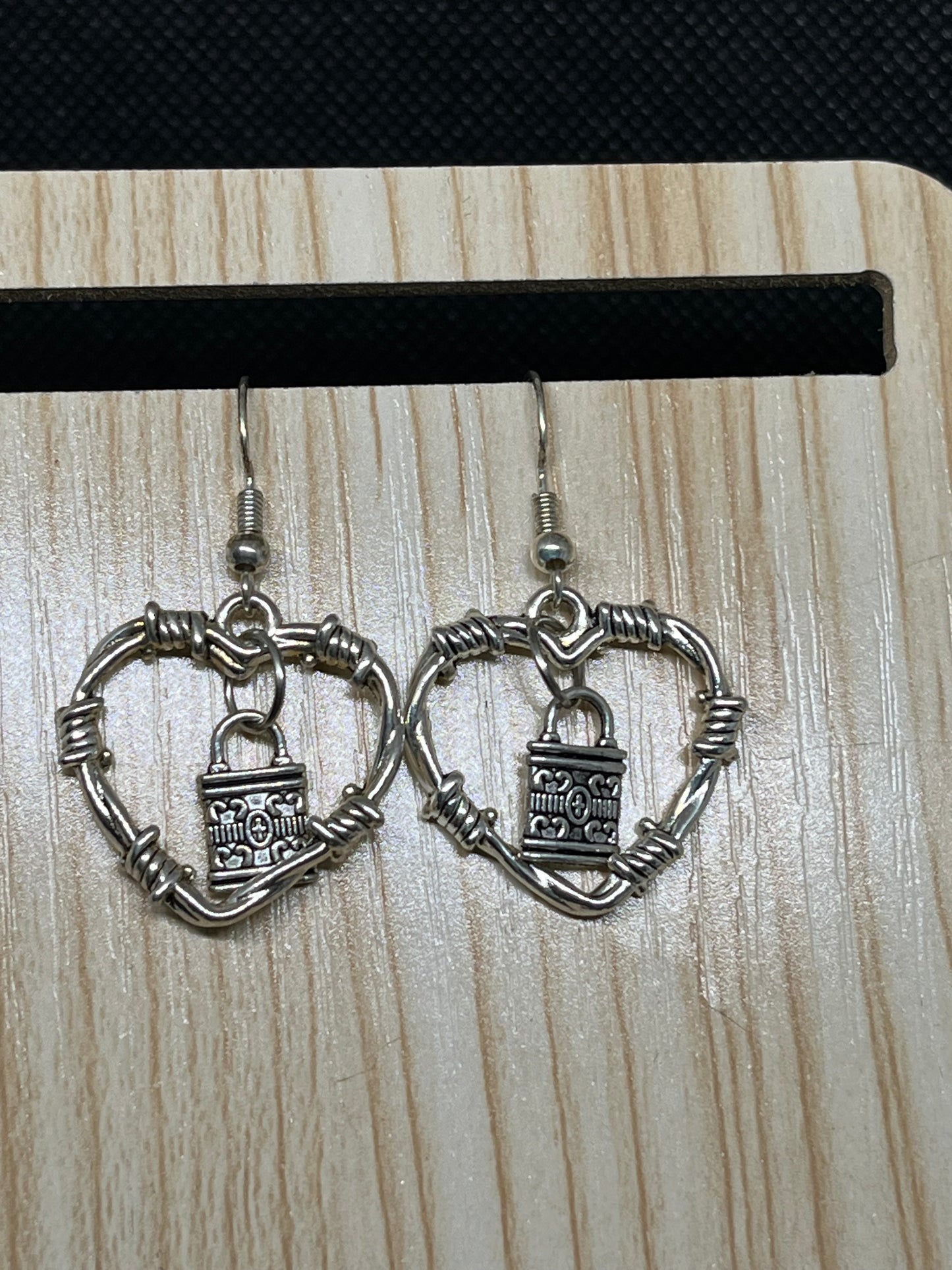 Heart earrings E587