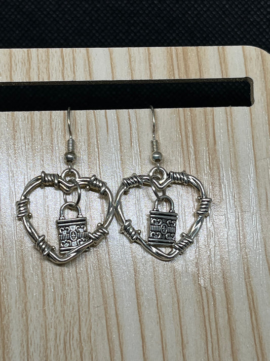 Heart earrings E587