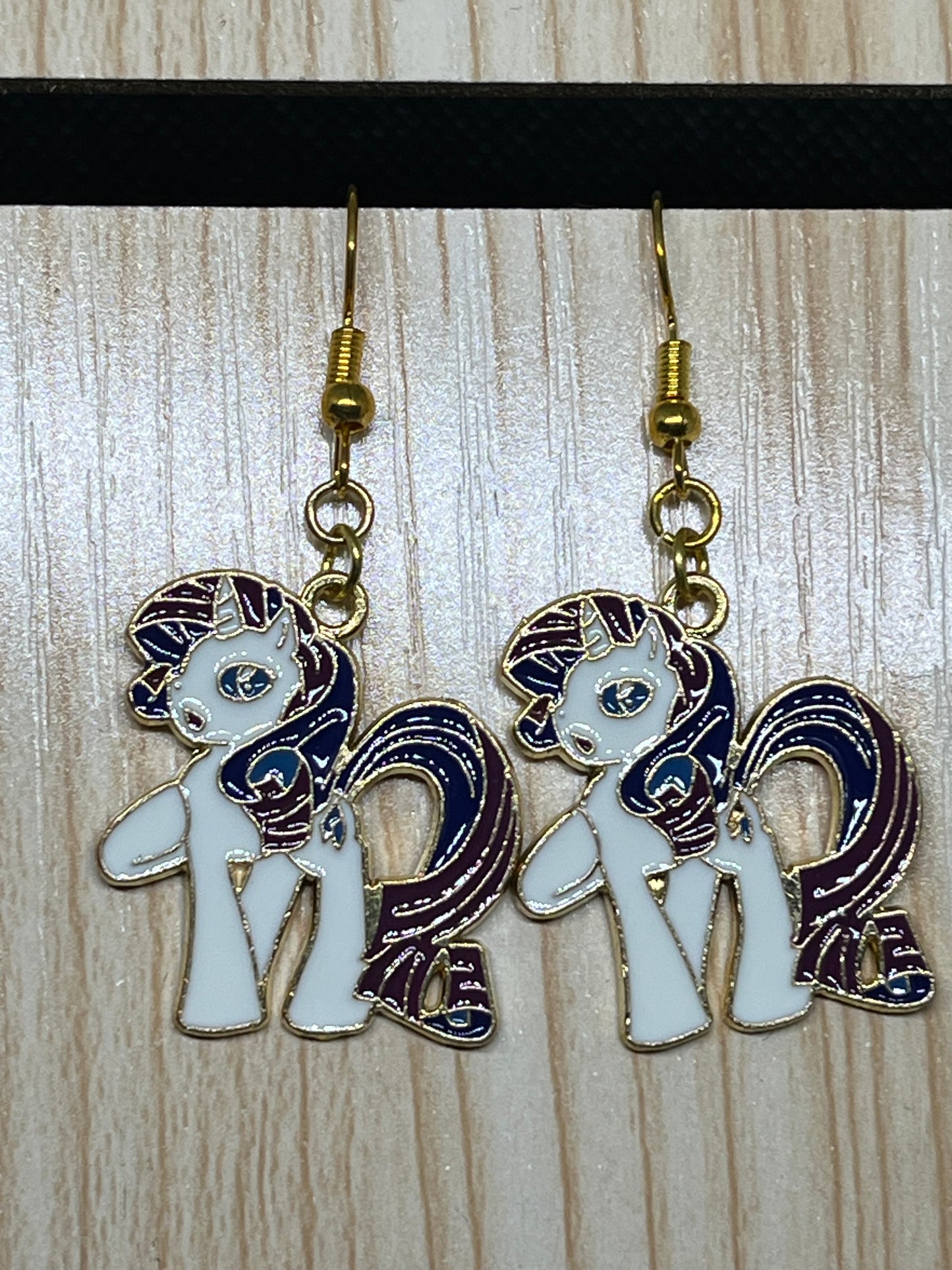 Character earrings E745