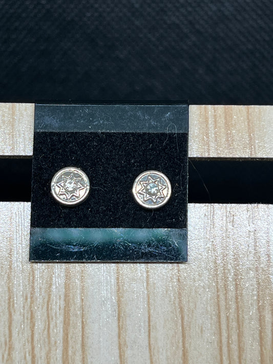Star with gem stud earrings E896
